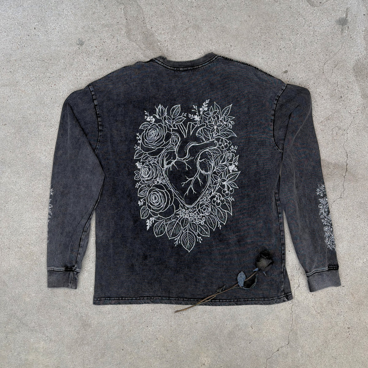 beat to bloom oversized long sleeve tee